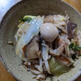 一杯の中華丼から家族で食べる八宝菜